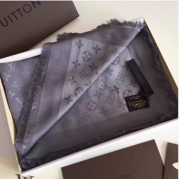 Louis Vuitton Shawl - Picture 1 of 6